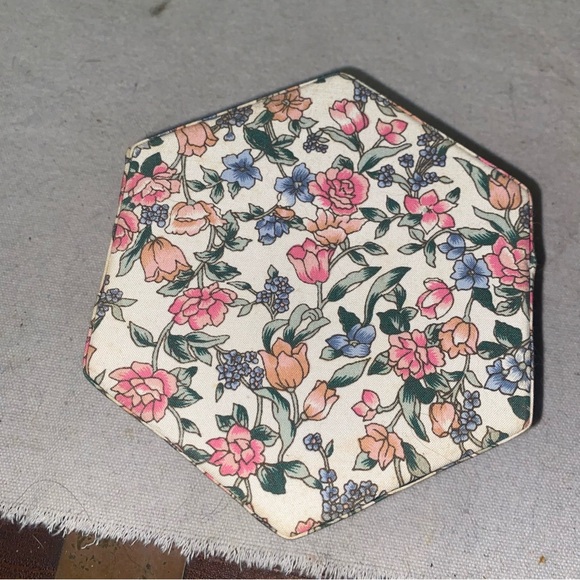 Pair Silk Fabric BOUDOIR Boxes. Vintage French. New. Never used - Picture 3 of 3